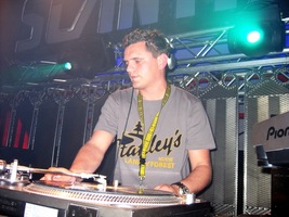 foto Scantraxx presentz Hardheadz, 15 mei 2004, Hemkade, Zaandam #96431