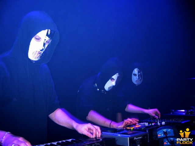 foto Basskickers, 15 mei 2004, Hedon, met Angerfist