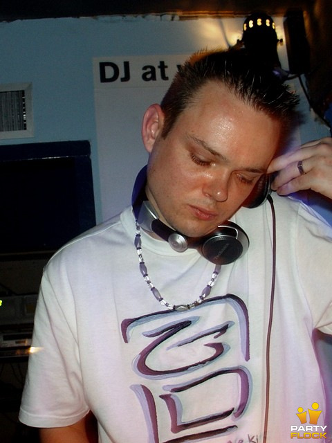 foto 't Gezellige Oldskool Feest, 28 mei 2004, Inhof, met Outblast