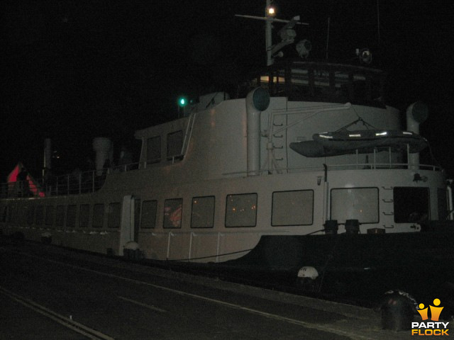 Foto's Hardliners, 29 mei 2004, unspecified boat, Amsterdam
