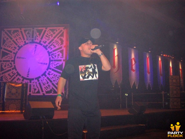 foto Hellraiser, 29 mei 2004, Prins Bernhardhoeve Hallen, met Ruffian