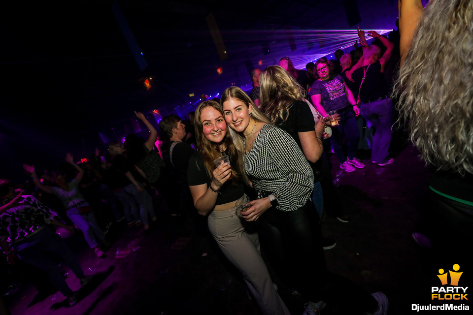 Foto Pump Up The 90s 15 April 2023 Evenementenhal Hardenberg Hardenberg · Foto 99 5611